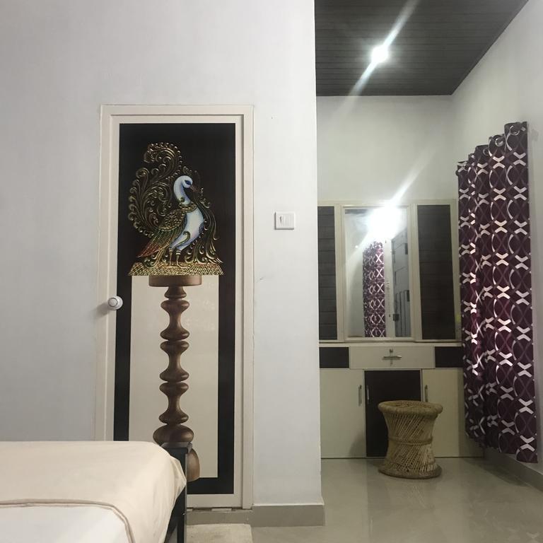 Munroe Heritage Inn Mundrothuruth Экстерьер фото