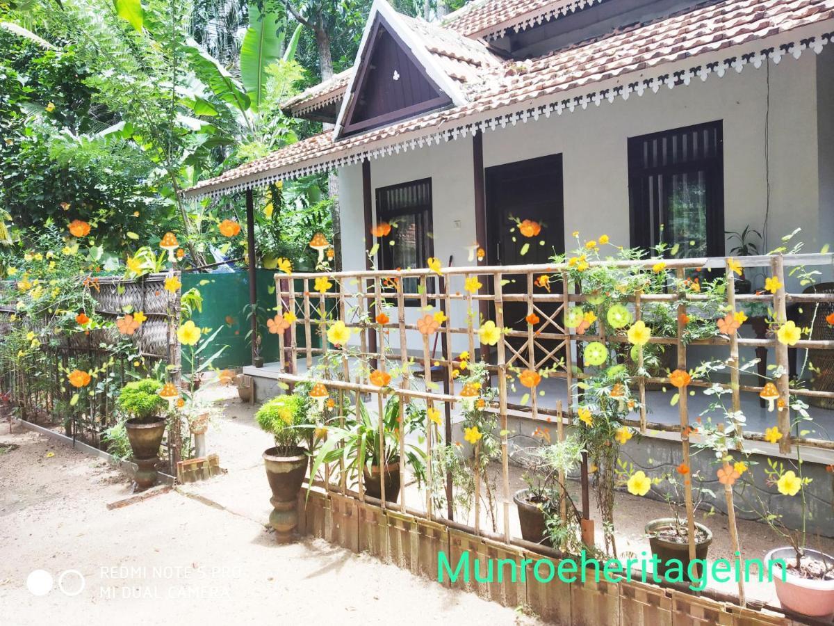 Munroe Heritage Inn Mundrothuruth Экстерьер фото